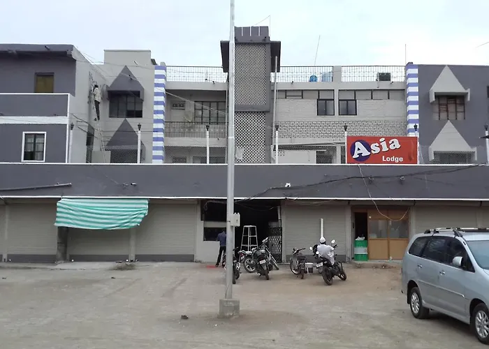 Asia Lodge Near Railway Station